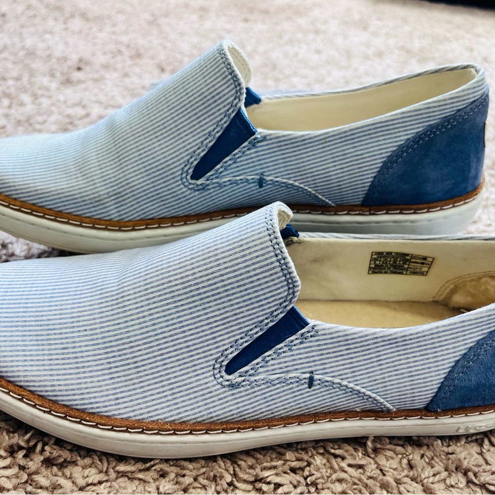 Ugg - Picture 3 of 5